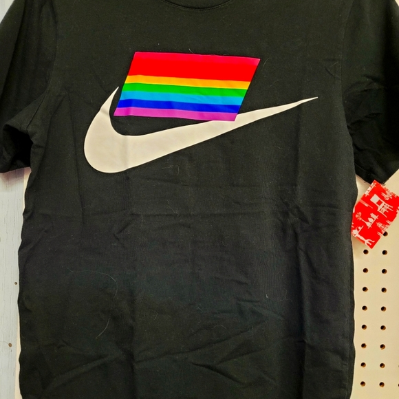 Nike Rainbow Tee - Picture 1 of 1